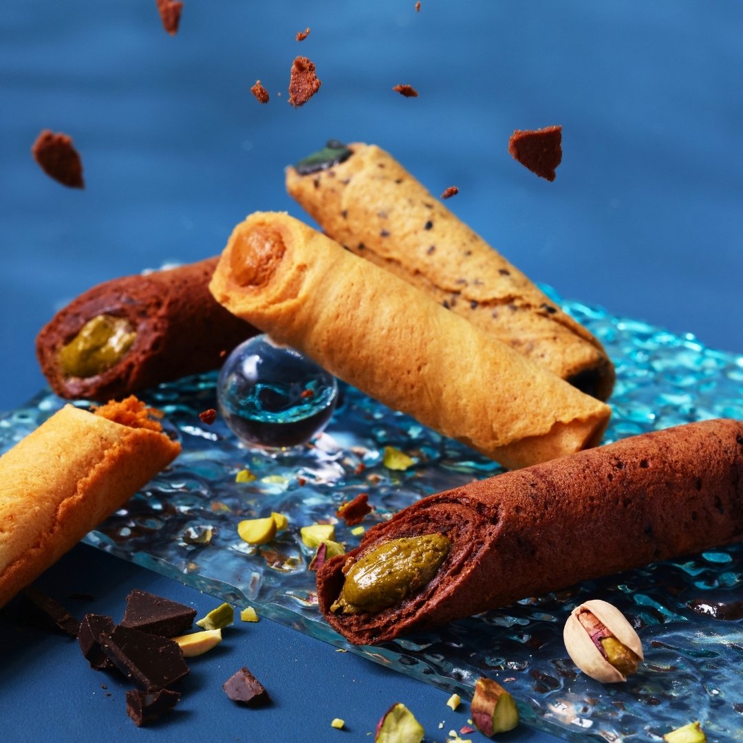 [Buy 3 Get 1 Free] Hiwalk - Assorted Egg Rolls Mid-Autumn Gift Set (8 packs/ 14 rolls in a box) [PREORDER]