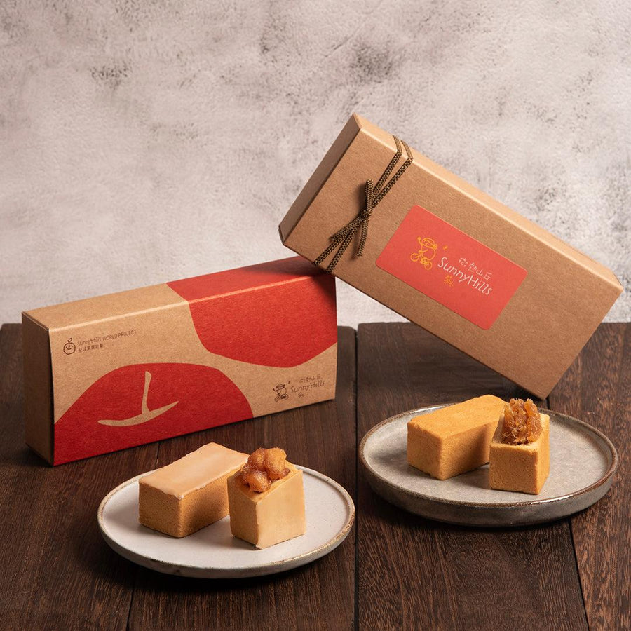 box of pineapple cake and box of apple cake